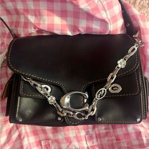 Coach cargo soft tabby